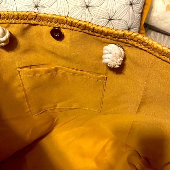 2 Chic Big gold and white tote bag - Picture 5 of 8